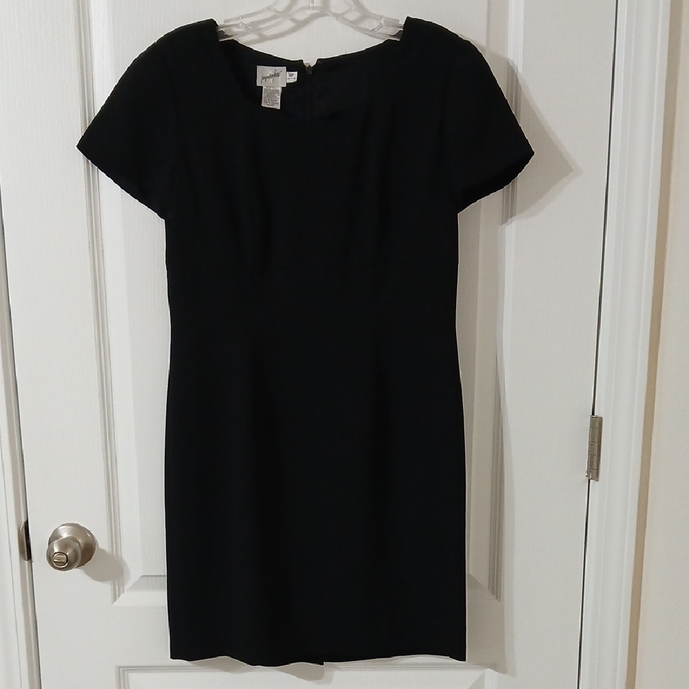 Jacqueline Ferrar Lined Black Short-Sleeve Sheath Dress
